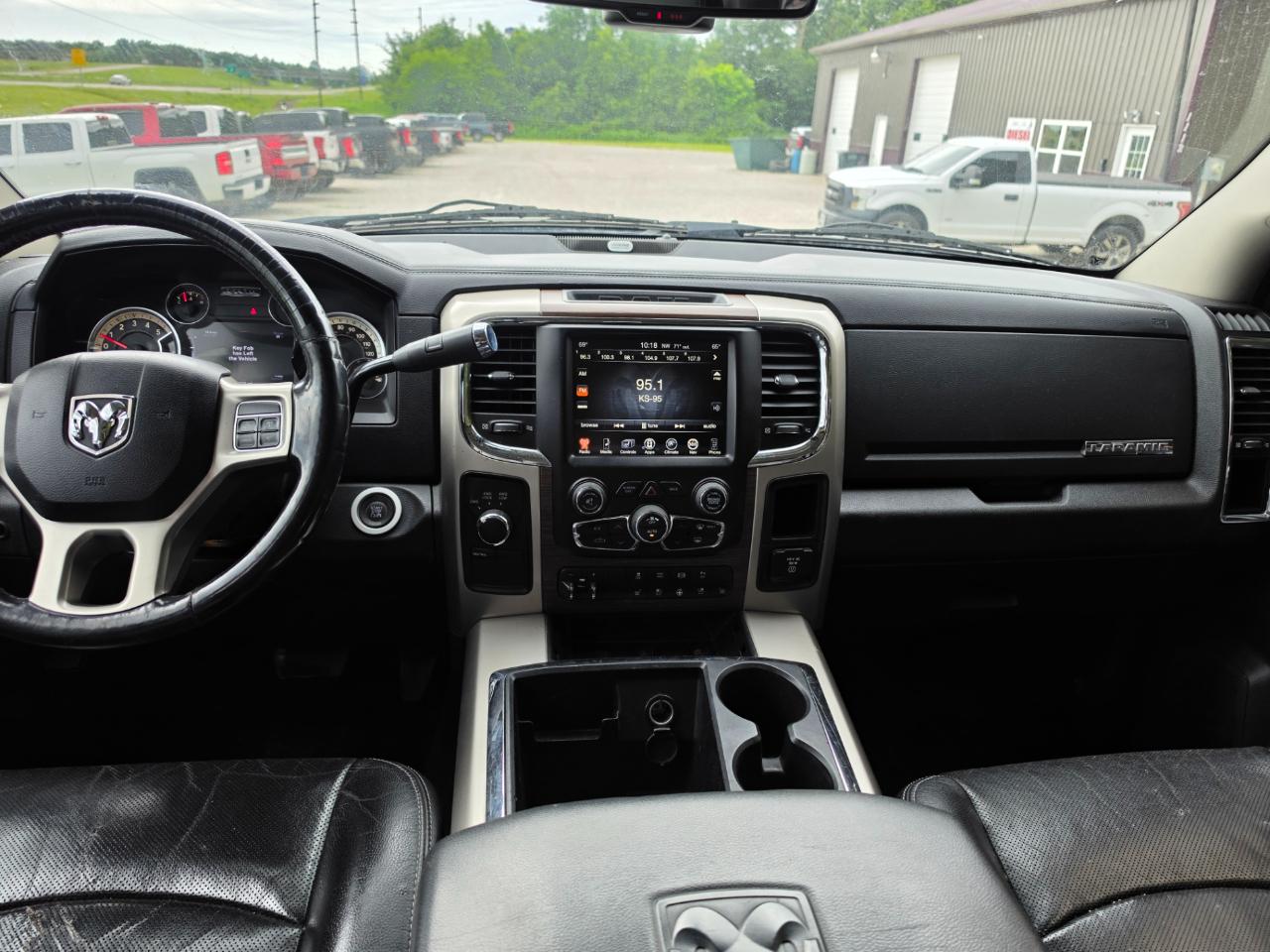 RAM 2500 Laramie Mega Cab 4WD 2015