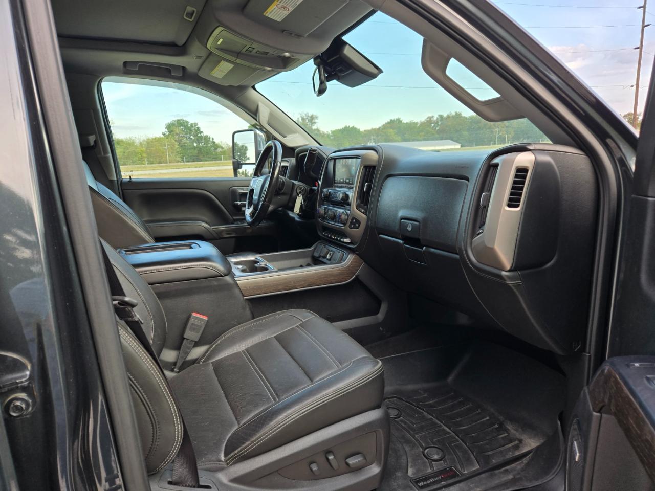 GMC Sierra 3500HD Denali Crew Cab 4WD 2018