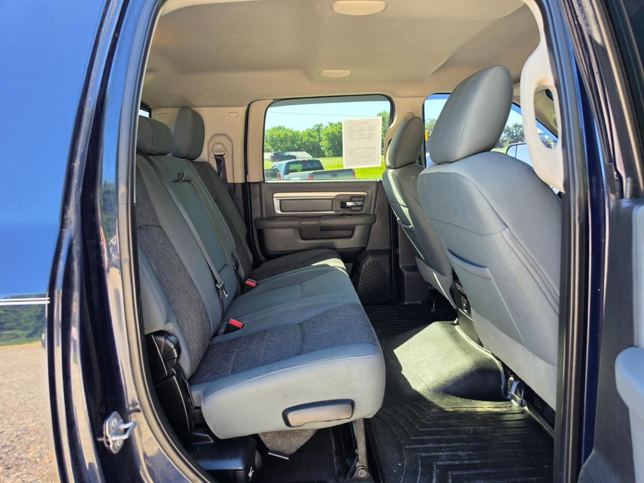 RAM 2500 4WD Mega Cab 160.5" SLT 2015