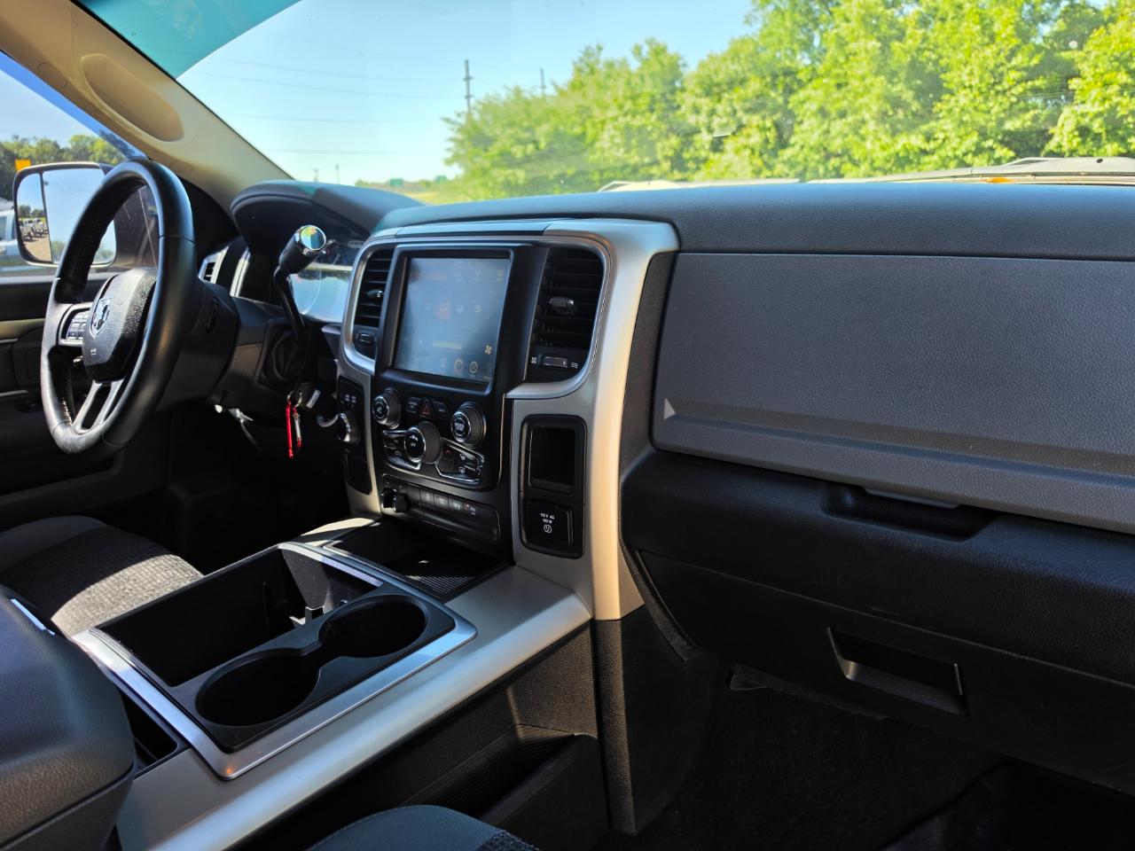 RAM 2500 4WD Mega Cab 160.5" SLT 2015