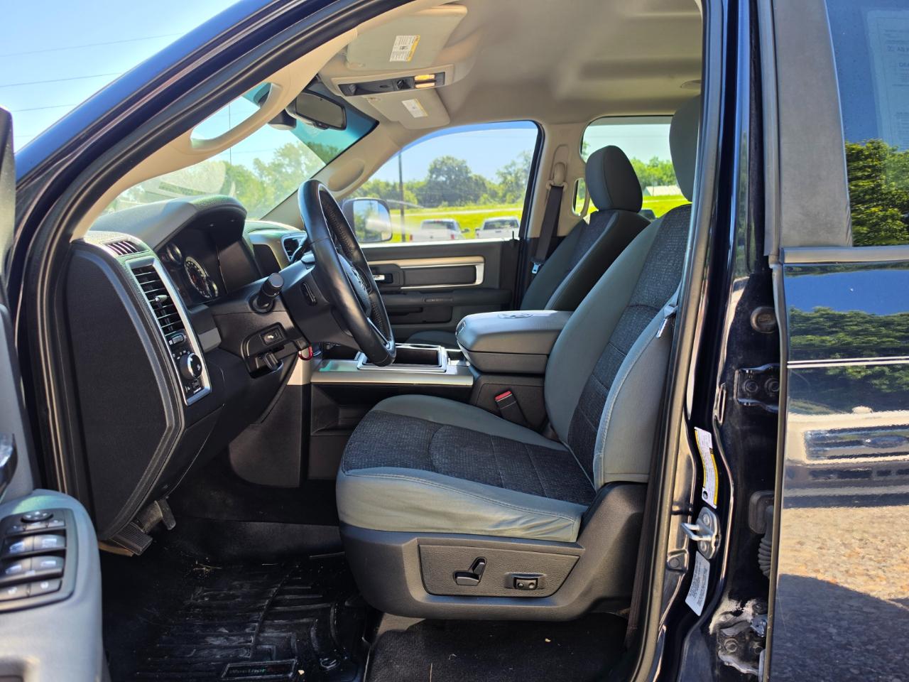 RAM 2500 4WD Mega Cab 160.5" SLT 2015
