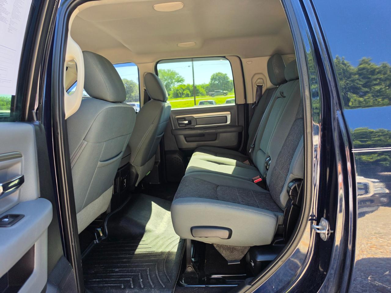 RAM 2500 4WD Mega Cab 160.5" SLT 2015