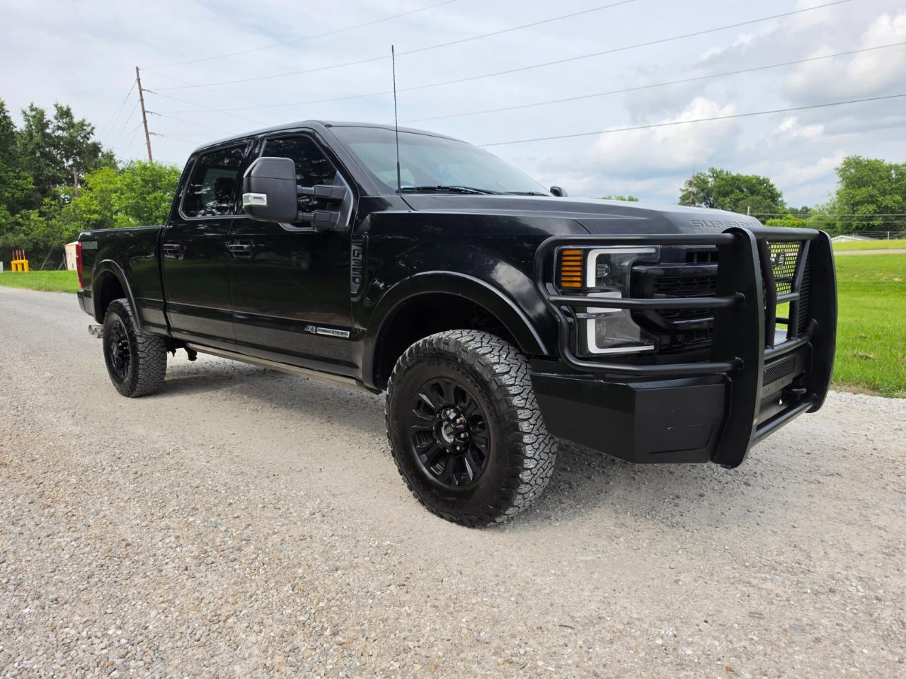 2022 Ford F-350 SD Lariat Crew Cab 4WD