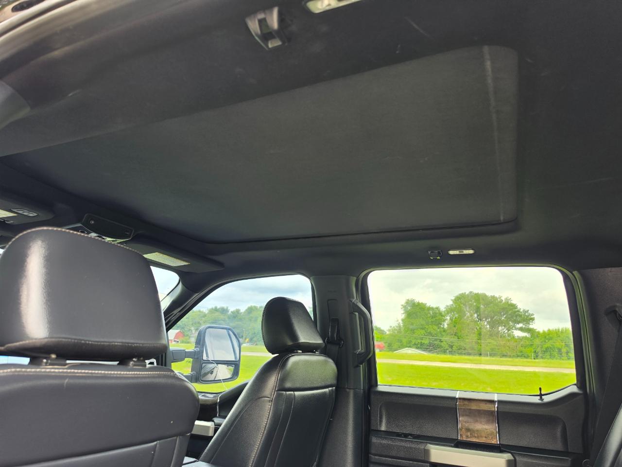 Ford F-350 SD Lariat Crew Cab 4WD 2022