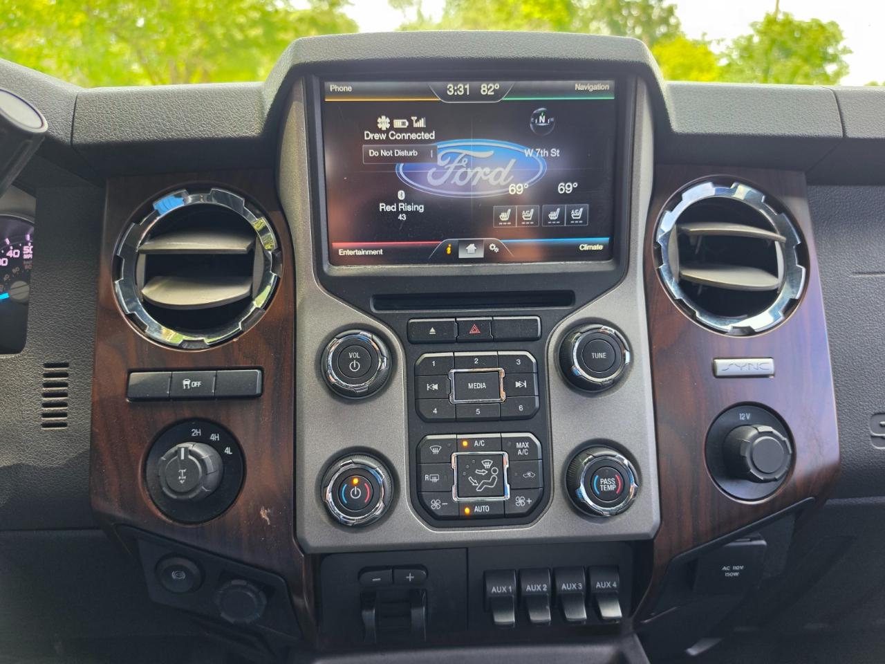 Ford F-250 SD Lariat Crew Cab 4WD 2015