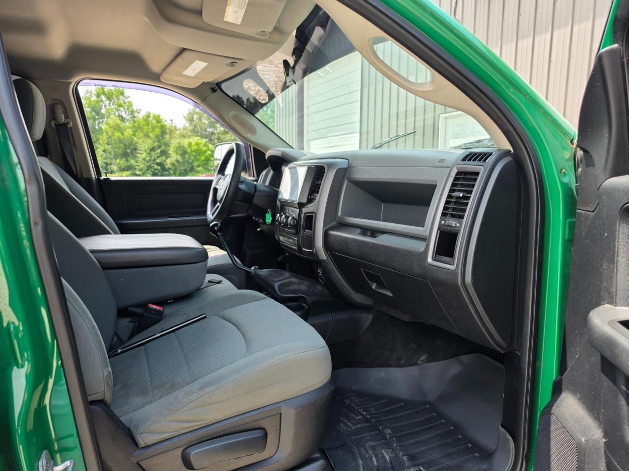 RAM 2500 Tradesman Crew Cab SWB 4WD 2013