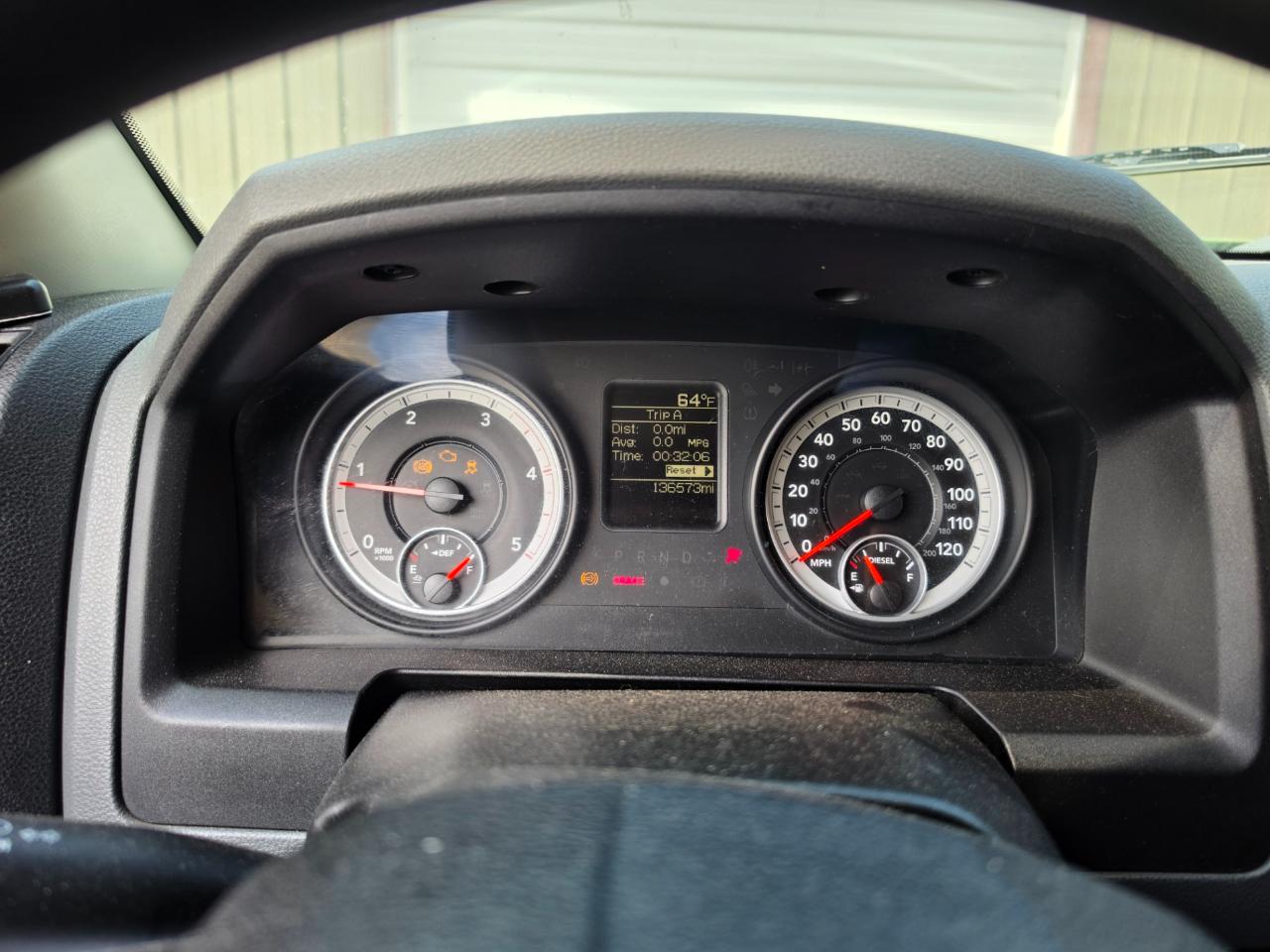 RAM 2500 Tradesman Crew Cab SWB 4WD 2013