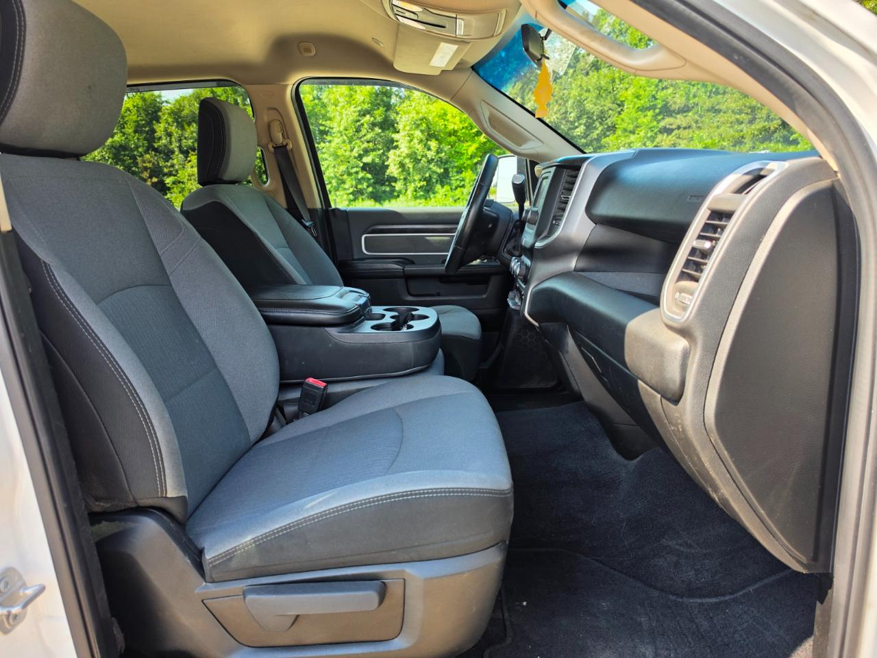 RAM 2500 Big Horn 4x4 Crew Cab 8' Box 2019