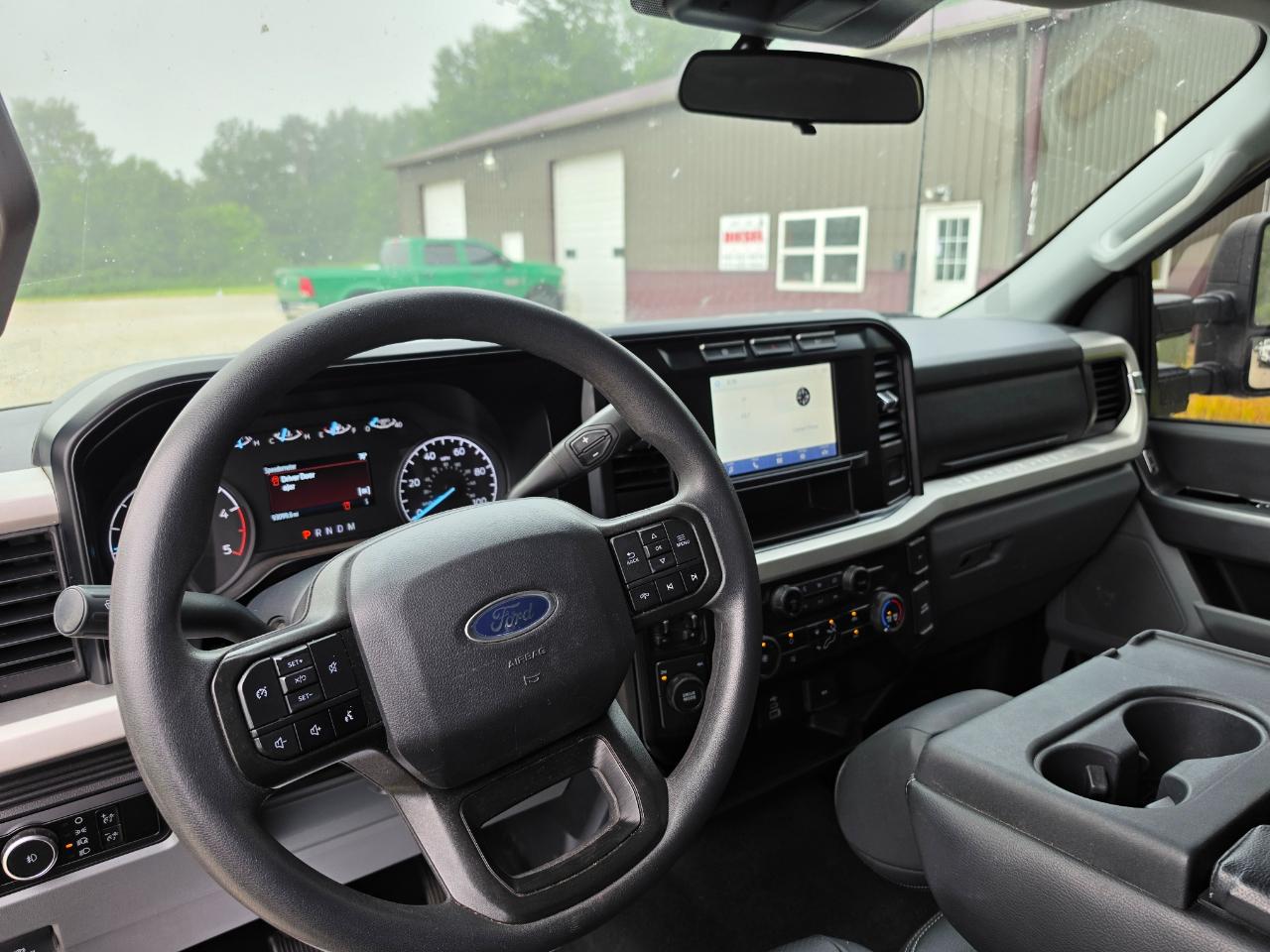 Ford F-250 SD XLT Crew Cab 4WD 2024