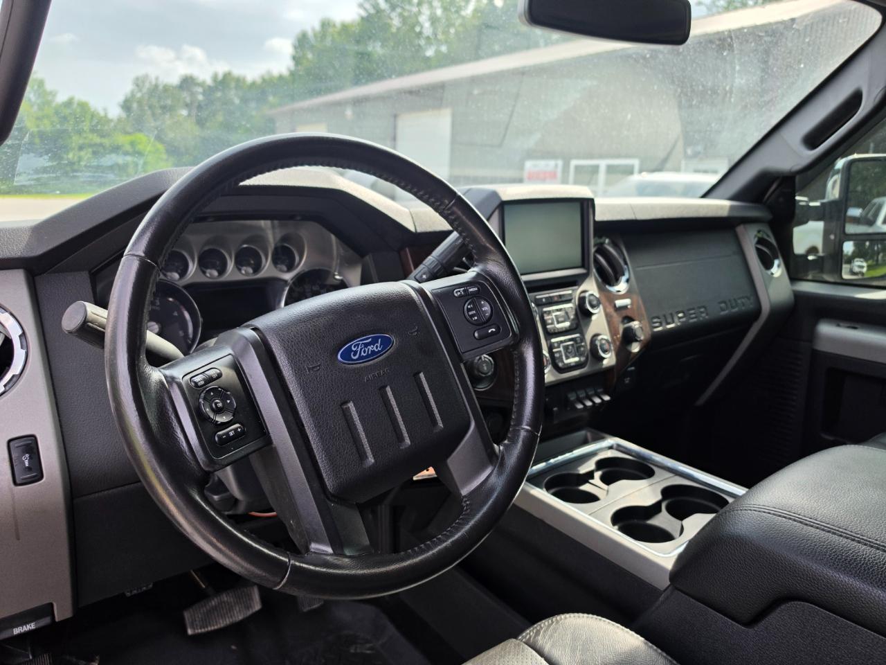 Ford F-250 SD Lariat Crew Cab 4WD 2016