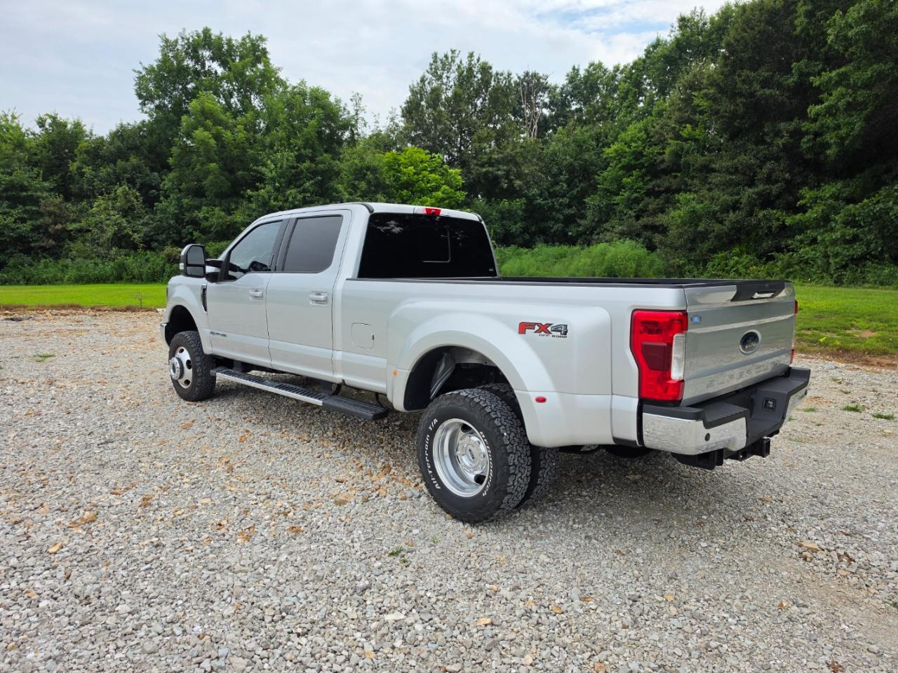 Ford F-350 SD Lariat Crew Cab DRW 4WD 2018