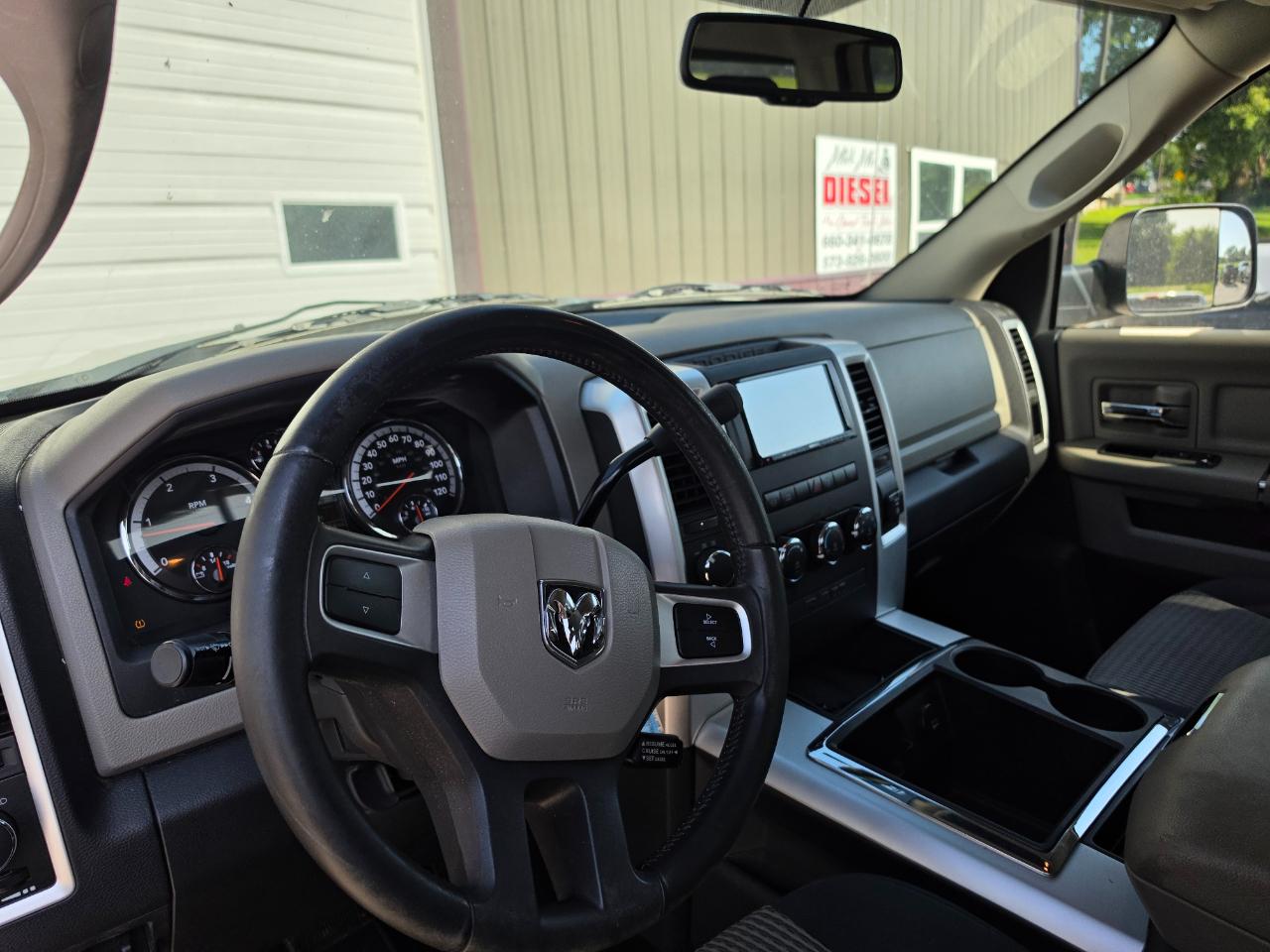 Dodge 2500 Outdoorsman 4x4 Crew Cab 6'4" Box 2011