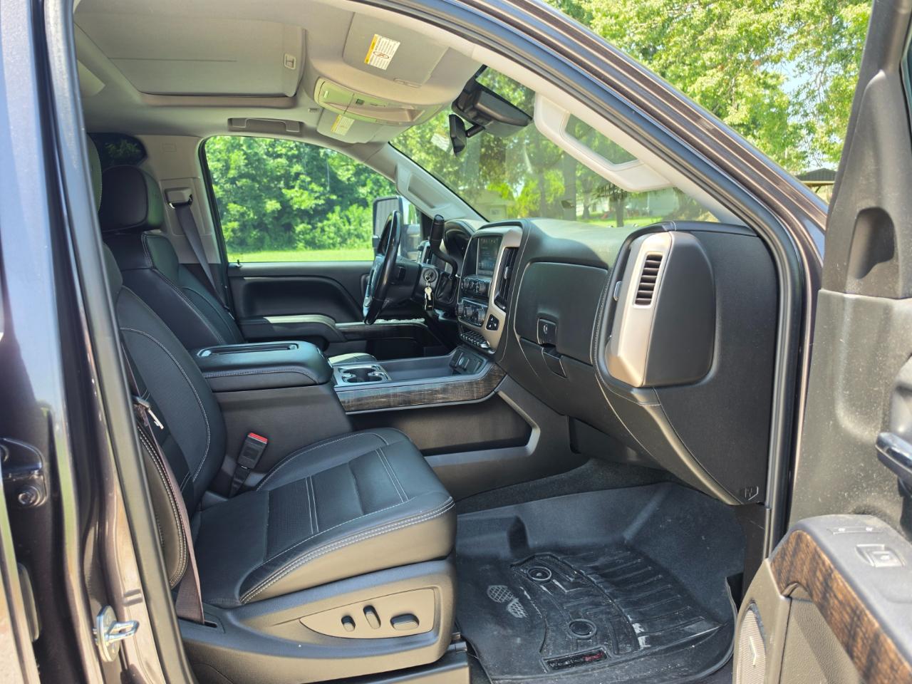 GMC Sierra 3500HD Denali Crew Cab 4WD 2016