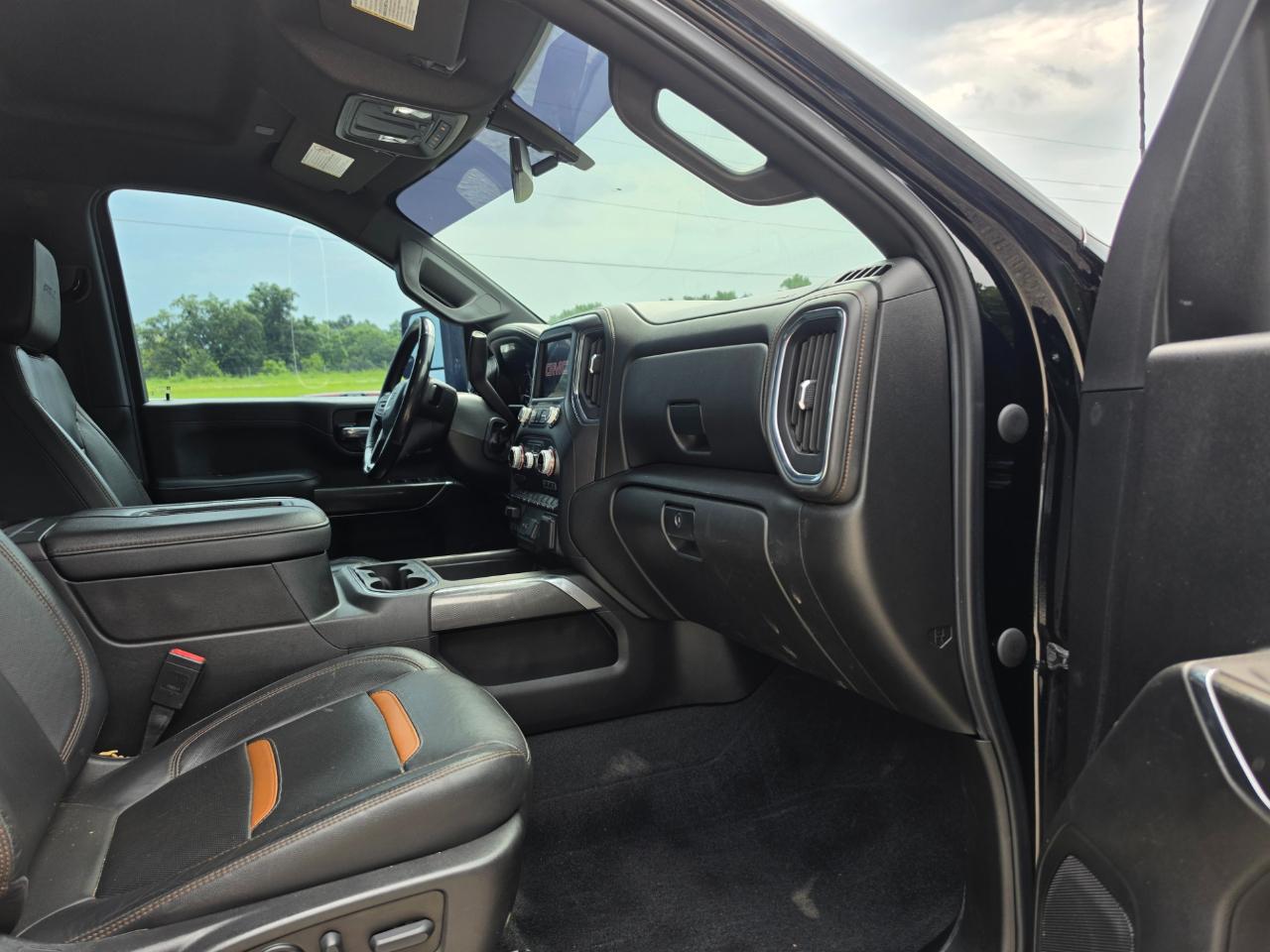 GMC Sierra 2500HD AT4 Crew Cab 4WD 2022