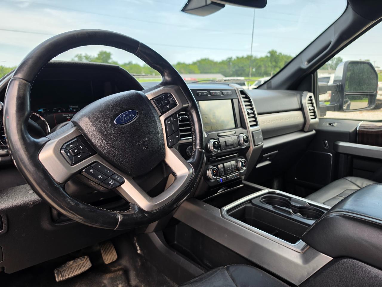 Ford F-450 SD Platinum Crew Cab DRW 4WD 2017