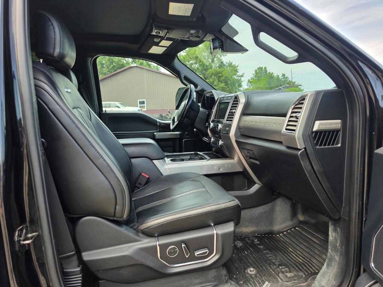Ford F-450 SD Platinum Crew Cab DRW 4WD 2017