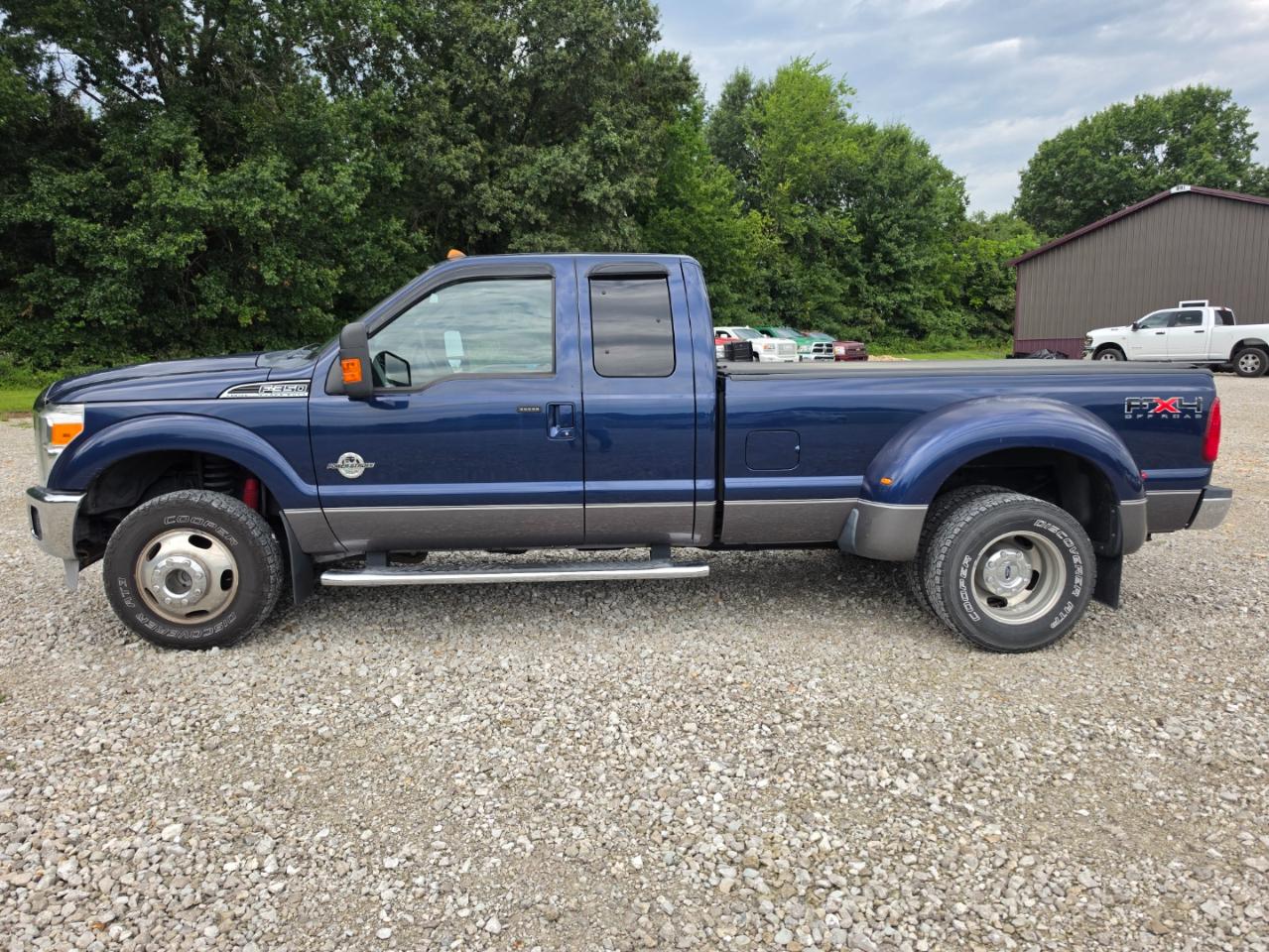 Ford F-350 SD Lariat SuperCab Long Bed DRW 4WD 2011