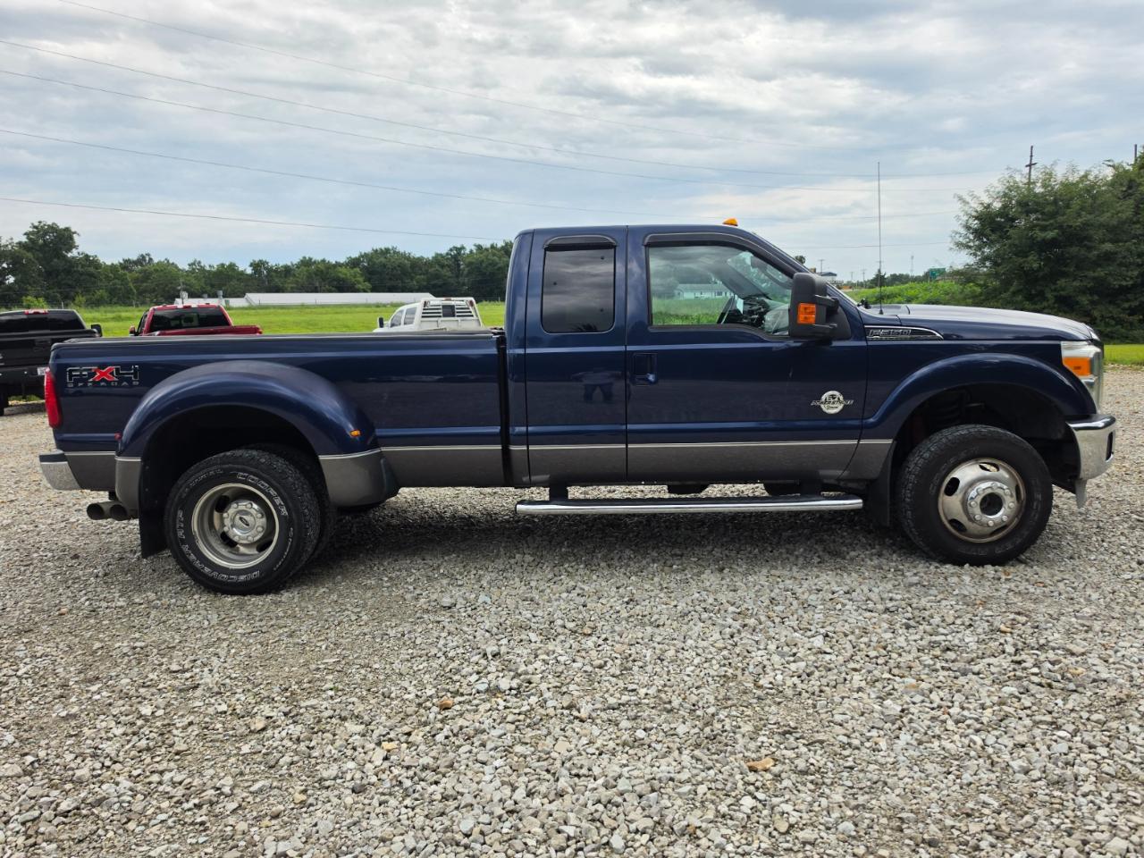 Ford F-350 SD Lariat SuperCab Long Bed DRW 4WD 2011