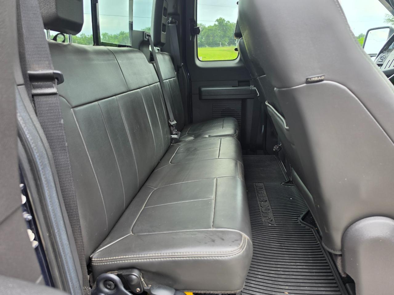 Ford F-350 SD Lariat SuperCab Long Bed DRW 4WD 2011