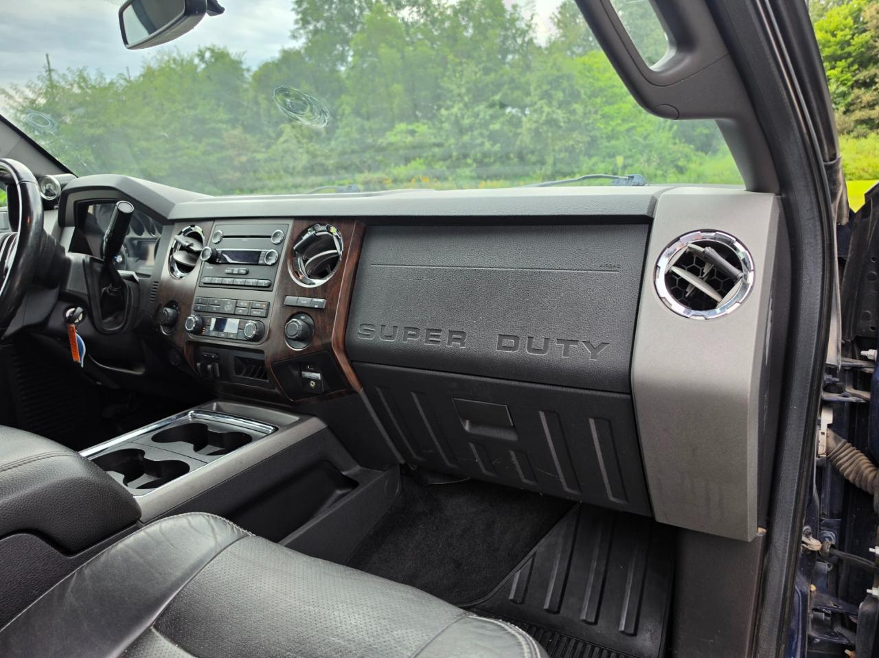 Ford F-350 SD Lariat SuperCab Long Bed DRW 4WD 2011