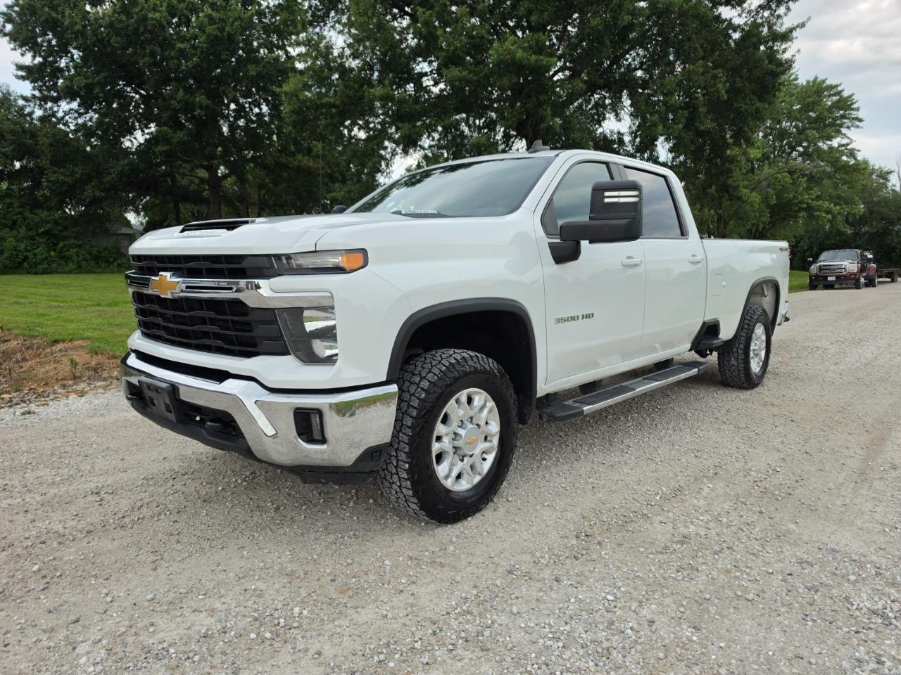 2024 Chevrolet Silverado 3500HD LT Crew Cab 4WD