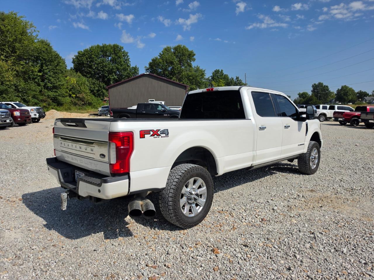 Ford F-350 SD Platinum Crew Cab Long Box 4WD 2017