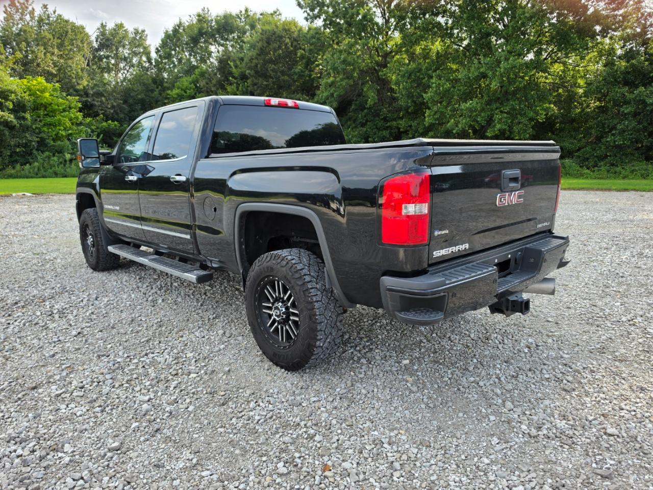 GMC Sierra 2500HD Denali Crew Cab 4WD 2018