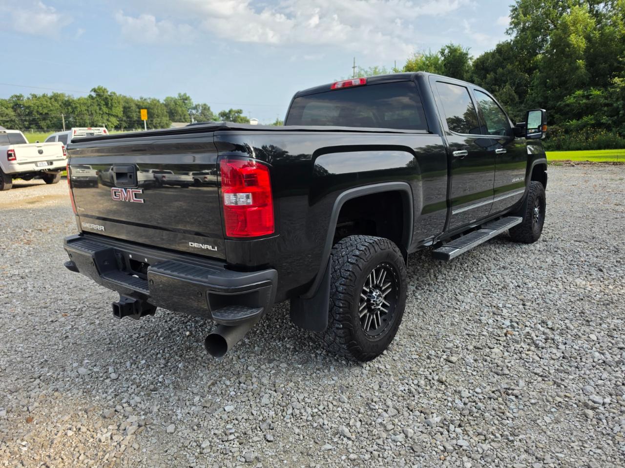 GMC Sierra 2500HD Denali Crew Cab 4WD 2018