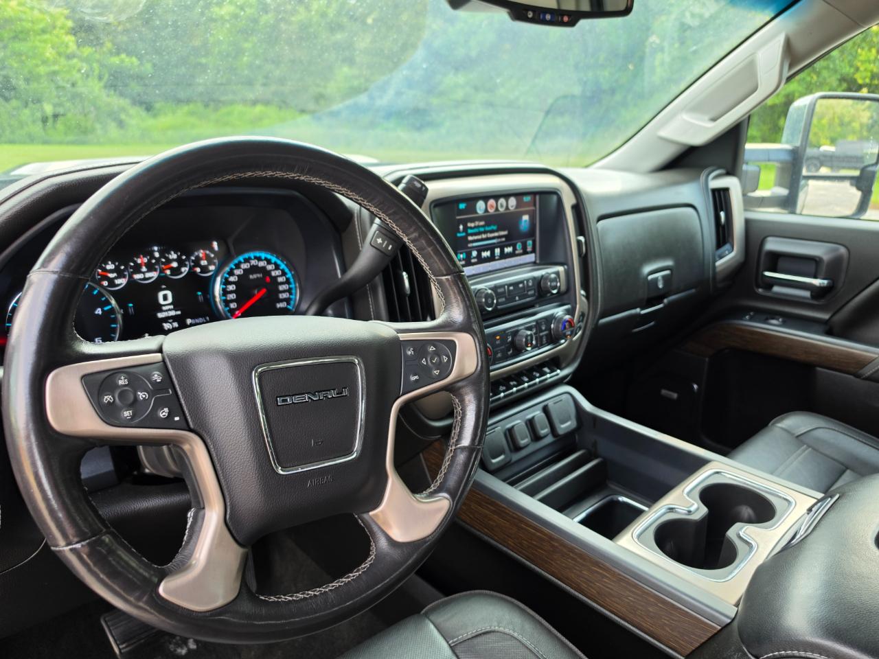 GMC Sierra 2500HD Denali Crew Cab 4WD 2018