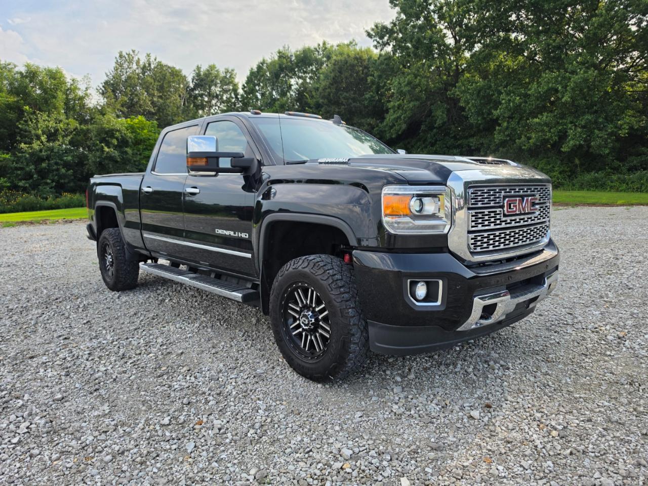 GMC Sierra 2500HD Denali Crew Cab 4WD 2018