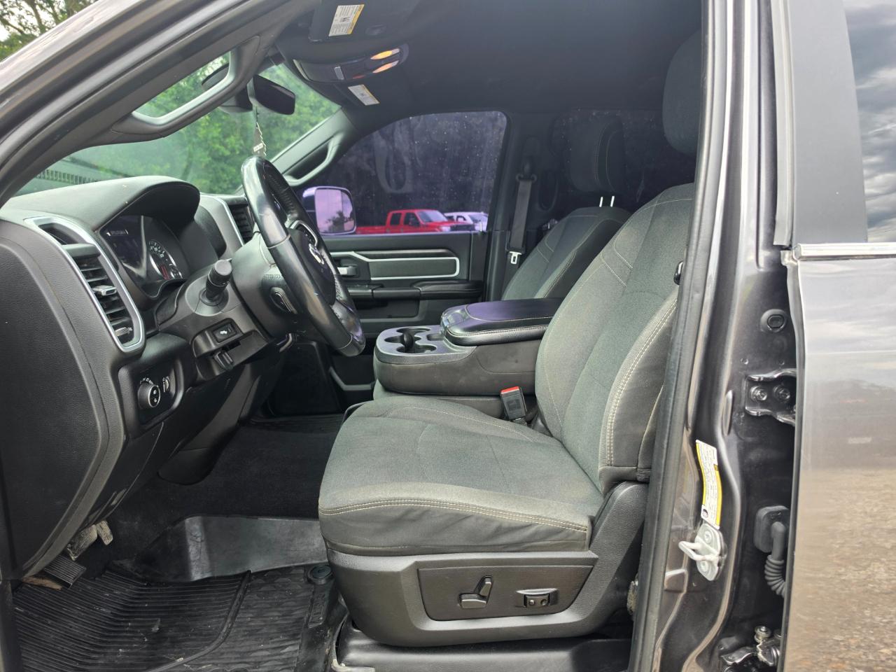 RAM 2500 Big Horn Crew Cab 4WD 2022