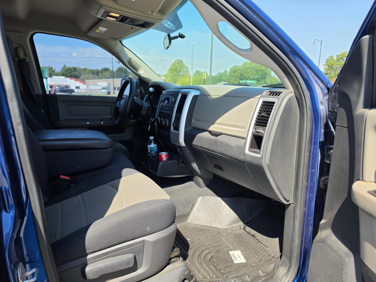 Dodge Ram 2500 Laramie Mega Cab 4WD 2011