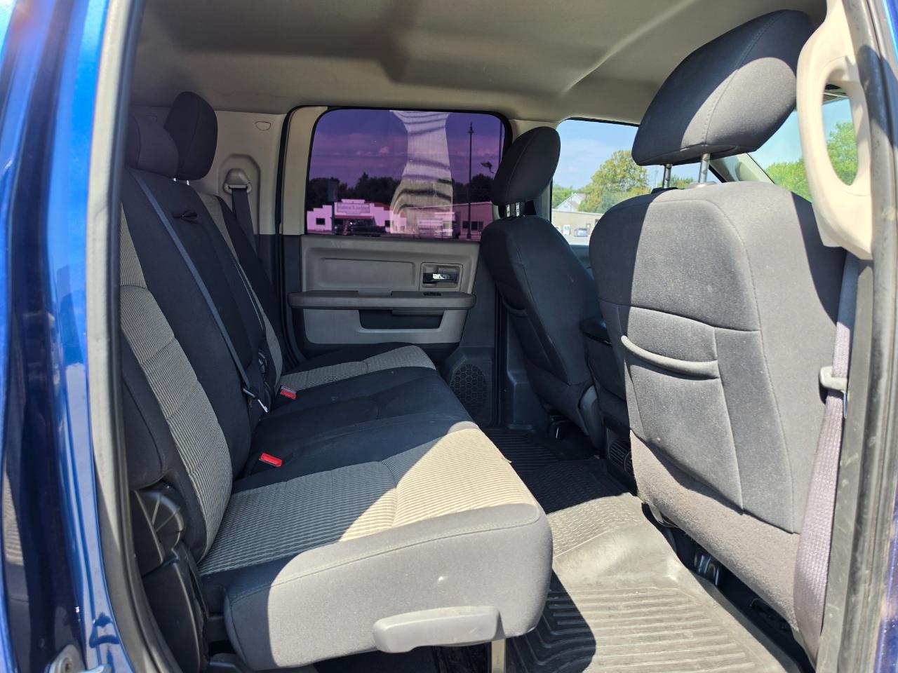 Dodge Ram 2500 Laramie Mega Cab 4WD 2011