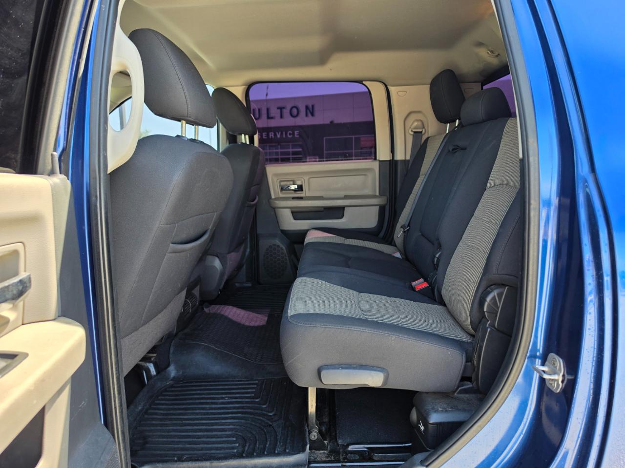 Dodge Ram 2500 Laramie Mega Cab 4WD 2011