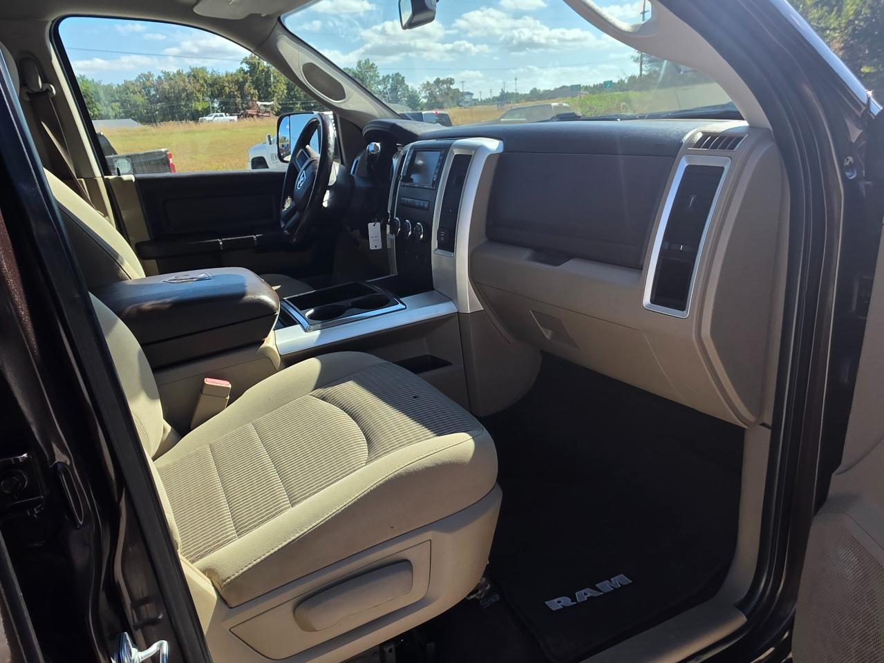 Dodge 2500 SLT Mega Cab 4WD 2010
