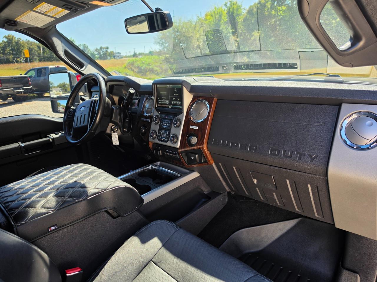 Ford F-350 SD Lariat Crew Cab 4WD 2015
