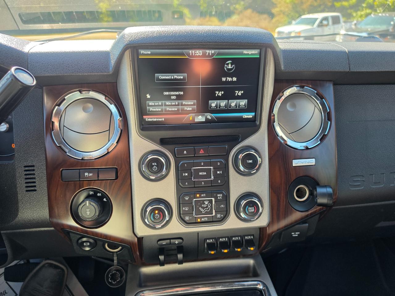 Ford F-350 SD Lariat Crew Cab 4WD 2015
