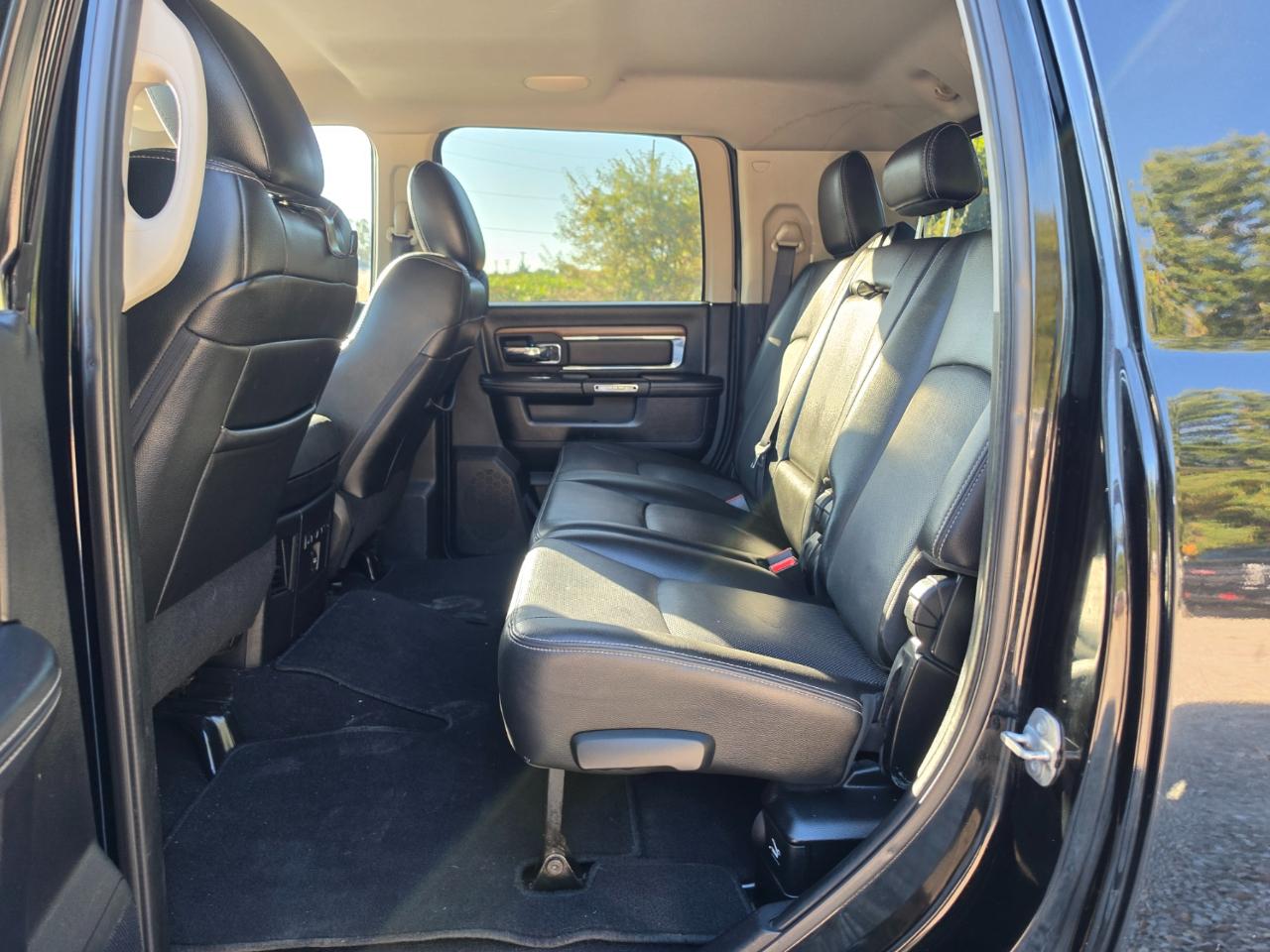 RAM 2500 Laramie Mega Cab 4WD 2015