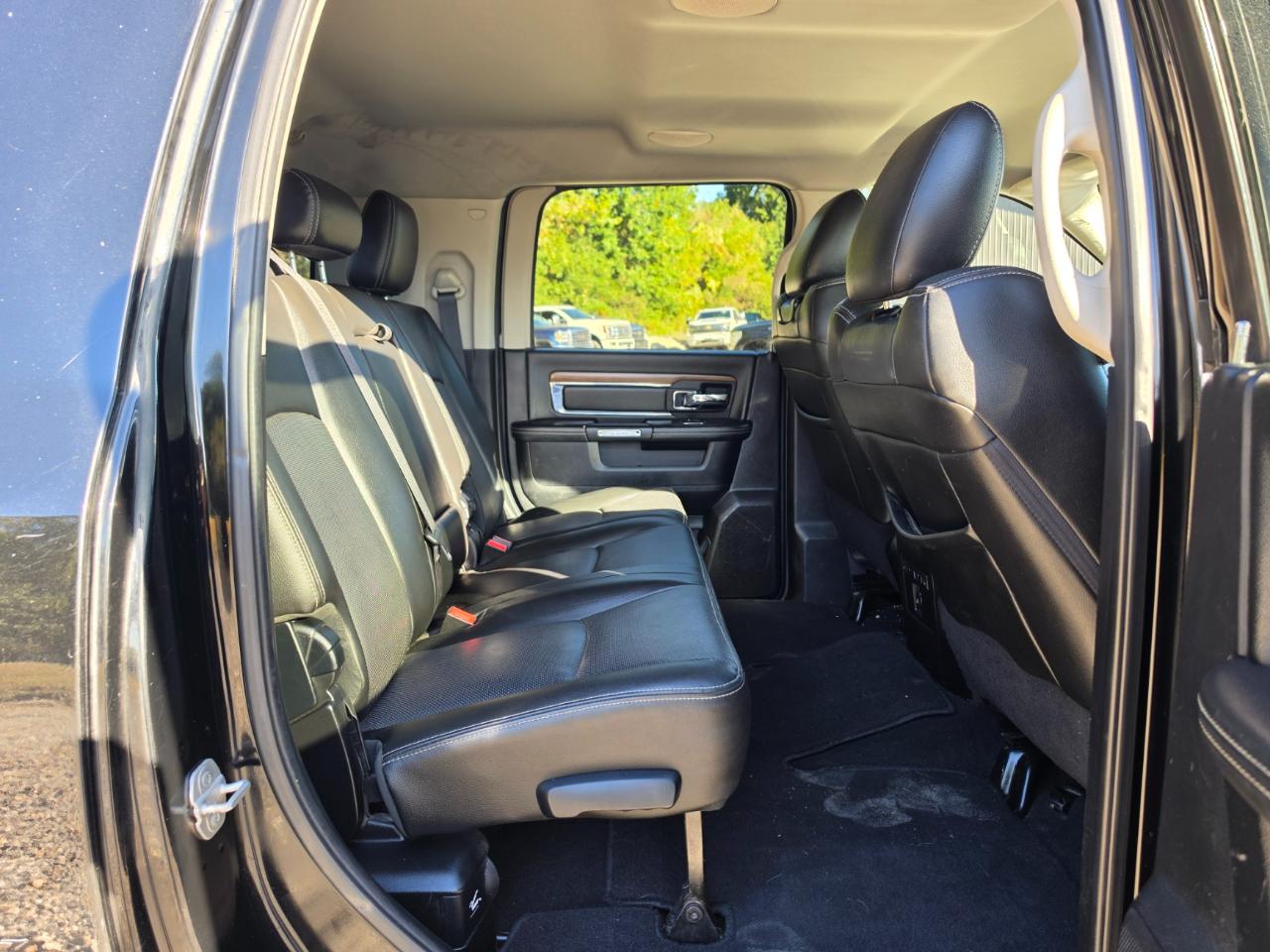 RAM 2500 Laramie Mega Cab 4WD 2015