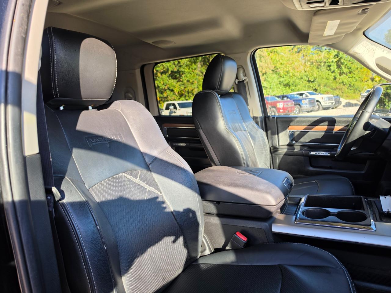 RAM 2500 Laramie Mega Cab 4WD 2015