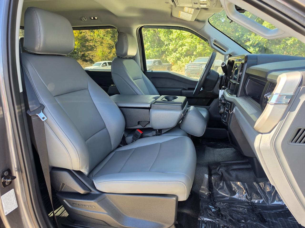 2025 Ford F-350 Super Duty XL - Photo 15
