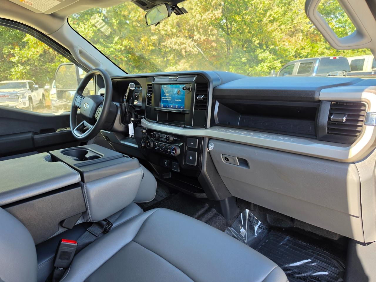 2025 Ford F-350 Super Duty XL - Photo 16
