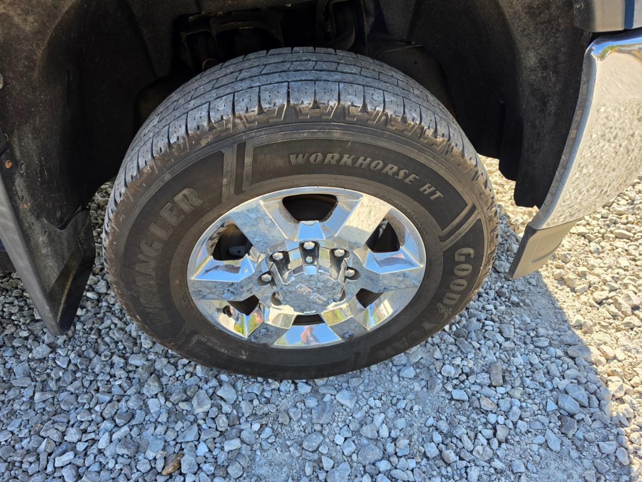 GMC Sierra 2500HD SLE Crew Cab 4WD 2015