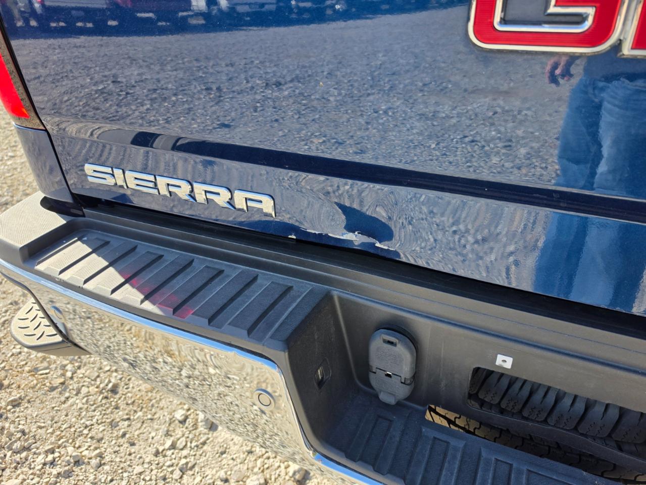 GMC Sierra 2500HD SLE Crew Cab 4WD 2015