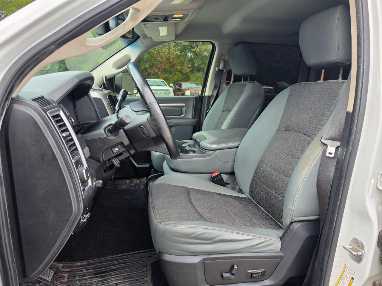 RAM 3500 Big Horn Mega Cab 4WD 2013