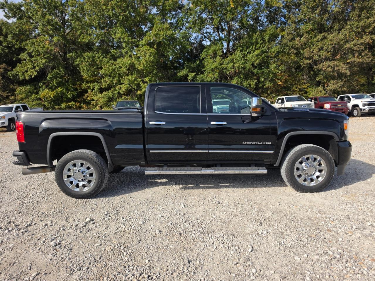 GMC Sierra 2500HD Denali Crew Cab 4WD 2017