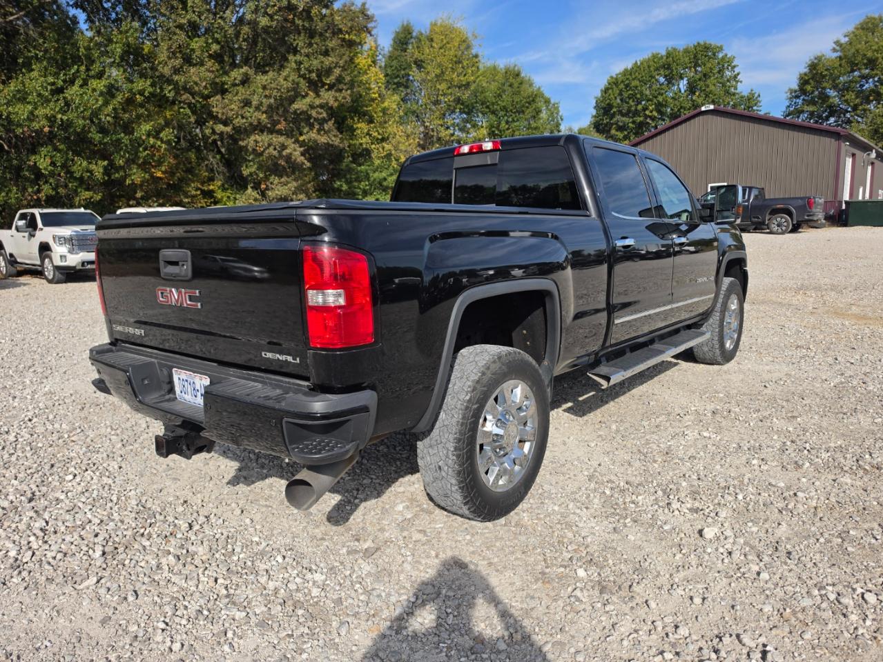 GMC Sierra 2500HD Denali Crew Cab 4WD 2017
