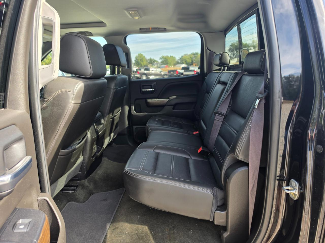 GMC Sierra 2500HD Denali Crew Cab 4WD 2017