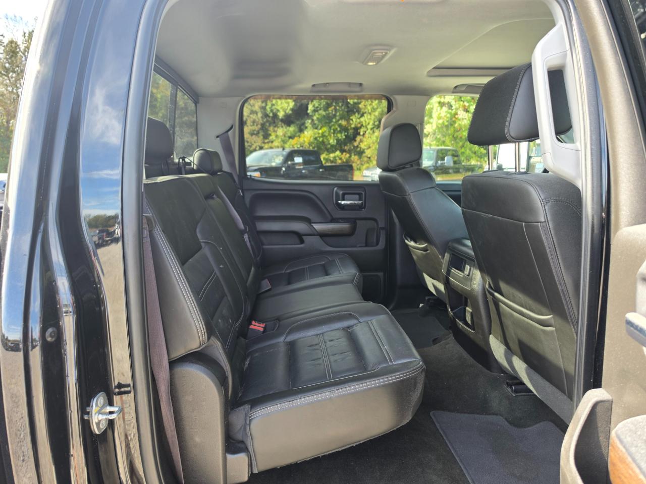 GMC Sierra 2500HD Denali Crew Cab 4WD 2017