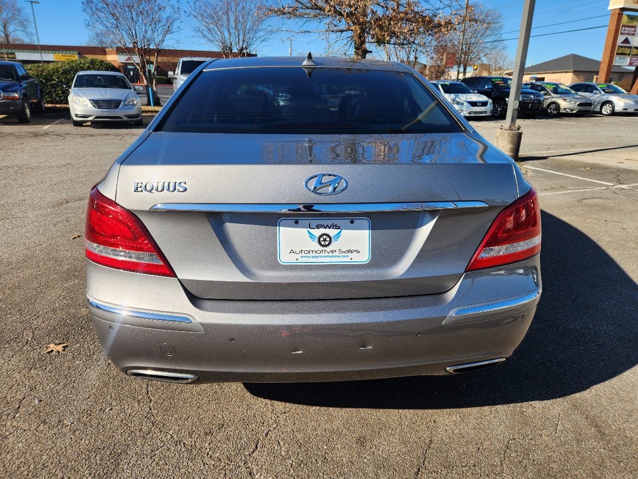 Hyundai Equus Signature 2012